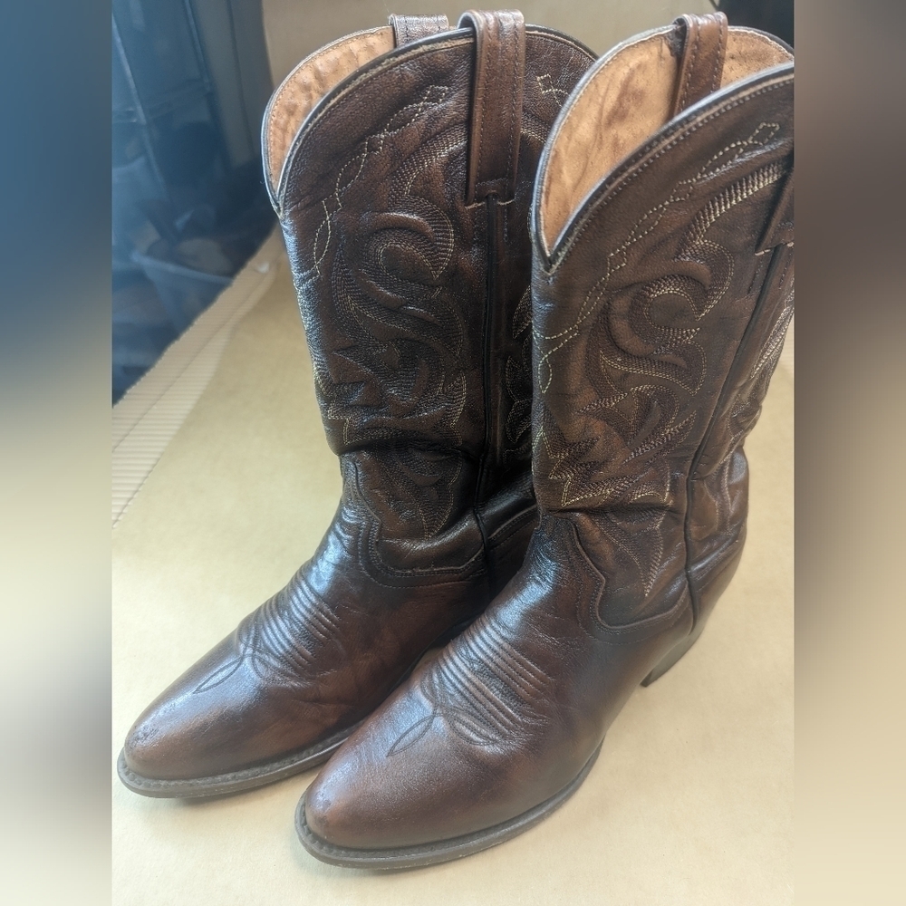 Dan Post Boots Men's Size 9.5d Brown Leather Round Toe Western Cowboy Boots.